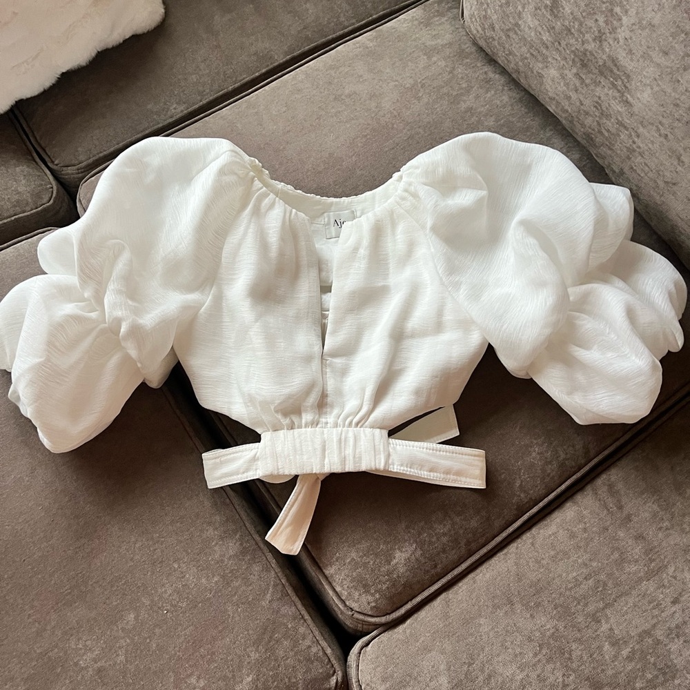 Elegant White Puff Sleeve Top